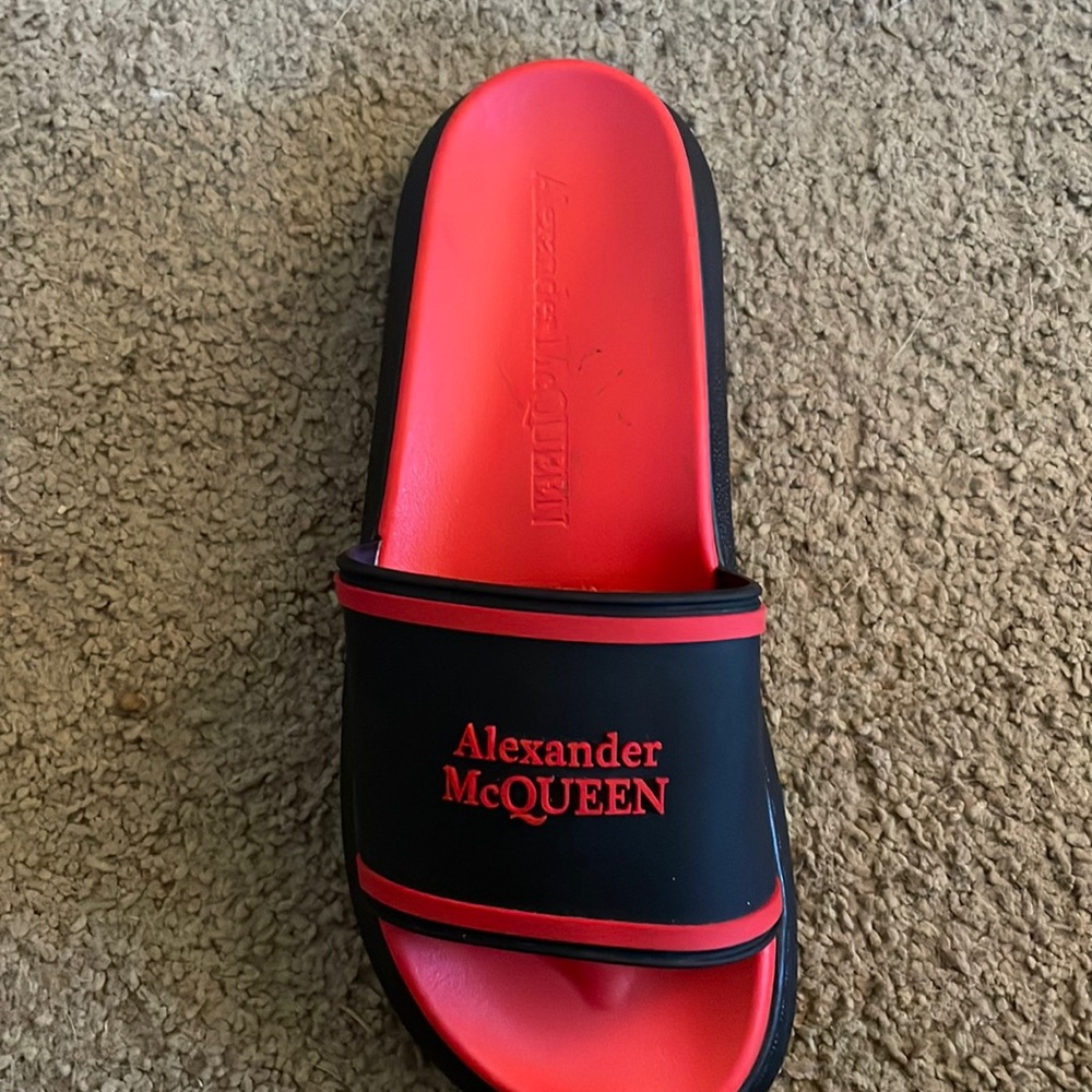 Alexander MQueen Slides
